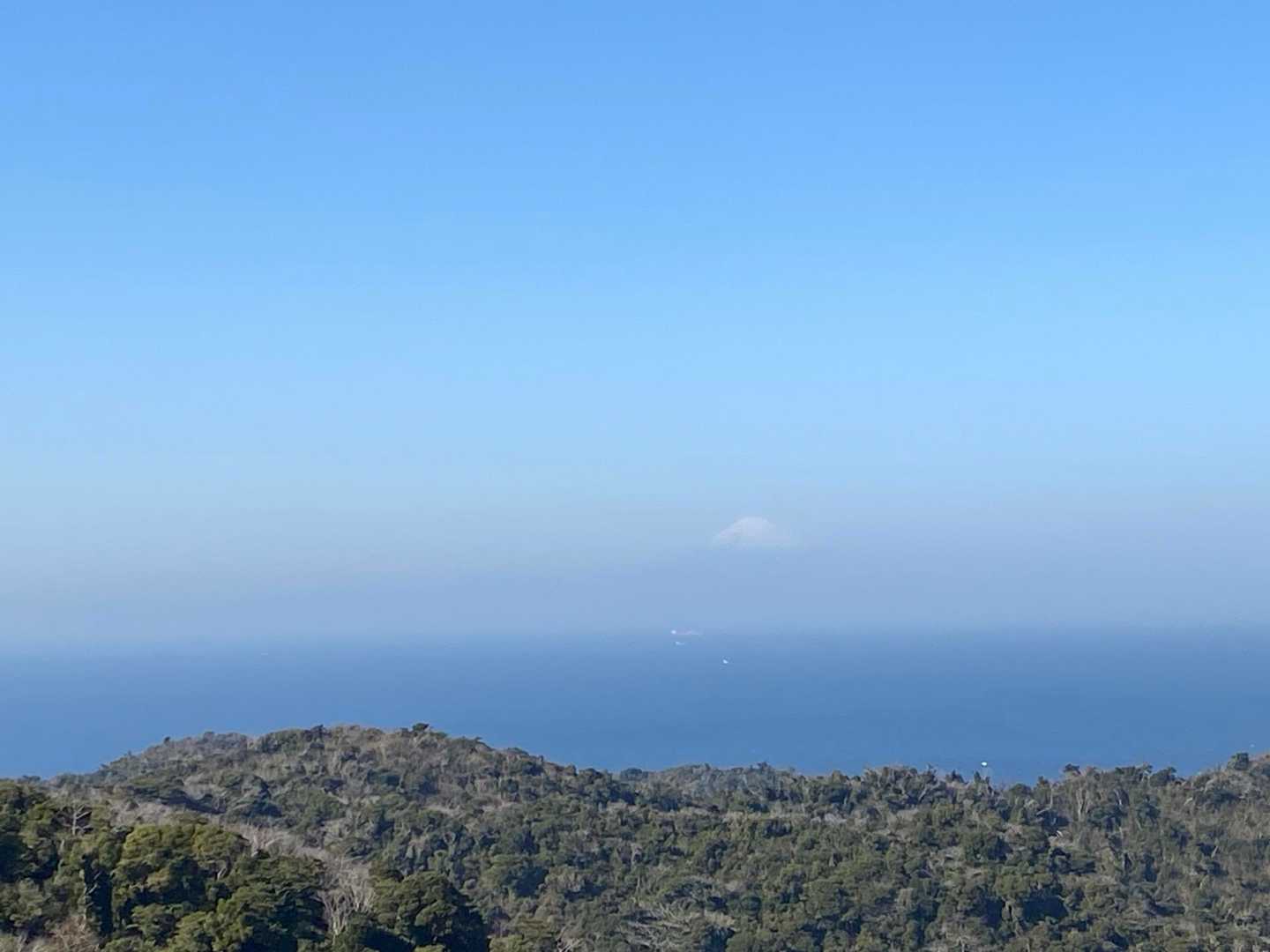 富士山🗻　うっすらと見えました、黄砂の影響かな