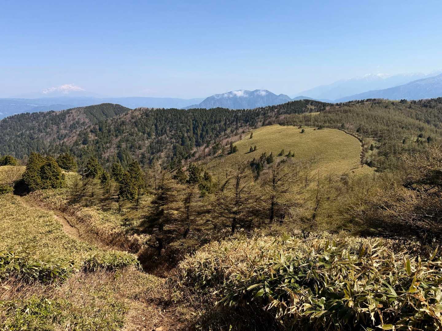 やー！御嶽山に乗鞍岳そして中央アルプスと
丸見えっす👀

この景色が見たかったっす‼️
たまらんっす😆

