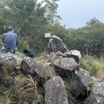 ここが倉木山の山頂ですが、少し低くなってるような感じがしました。