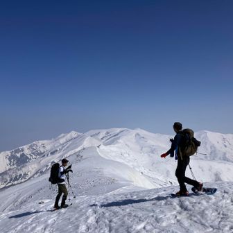 巻機山まで行く