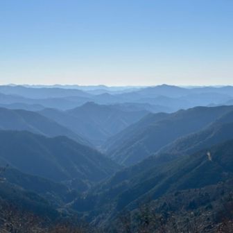 東向き
山々が連なる
👍