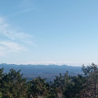 あちらは静岡側の山かな？