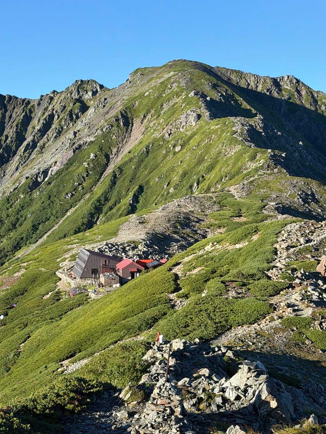 今日もTさんを誘って（またナンパ！）八本歯のコルから広河原へ下山します