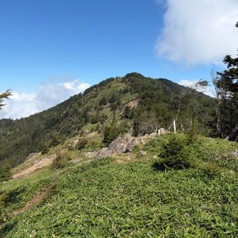 振り返って雷岩