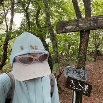 ボーカルは方向性の違いにより脱退しました。危機的状況です