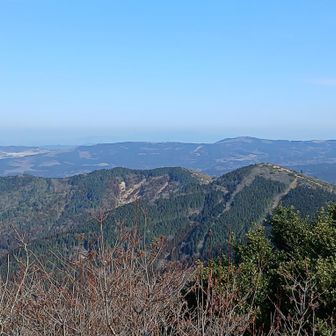 オートポリスレーシングコース🏎️💨が見えてます🧐