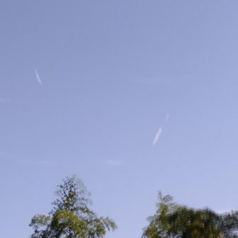 ✈️飛行機雲が