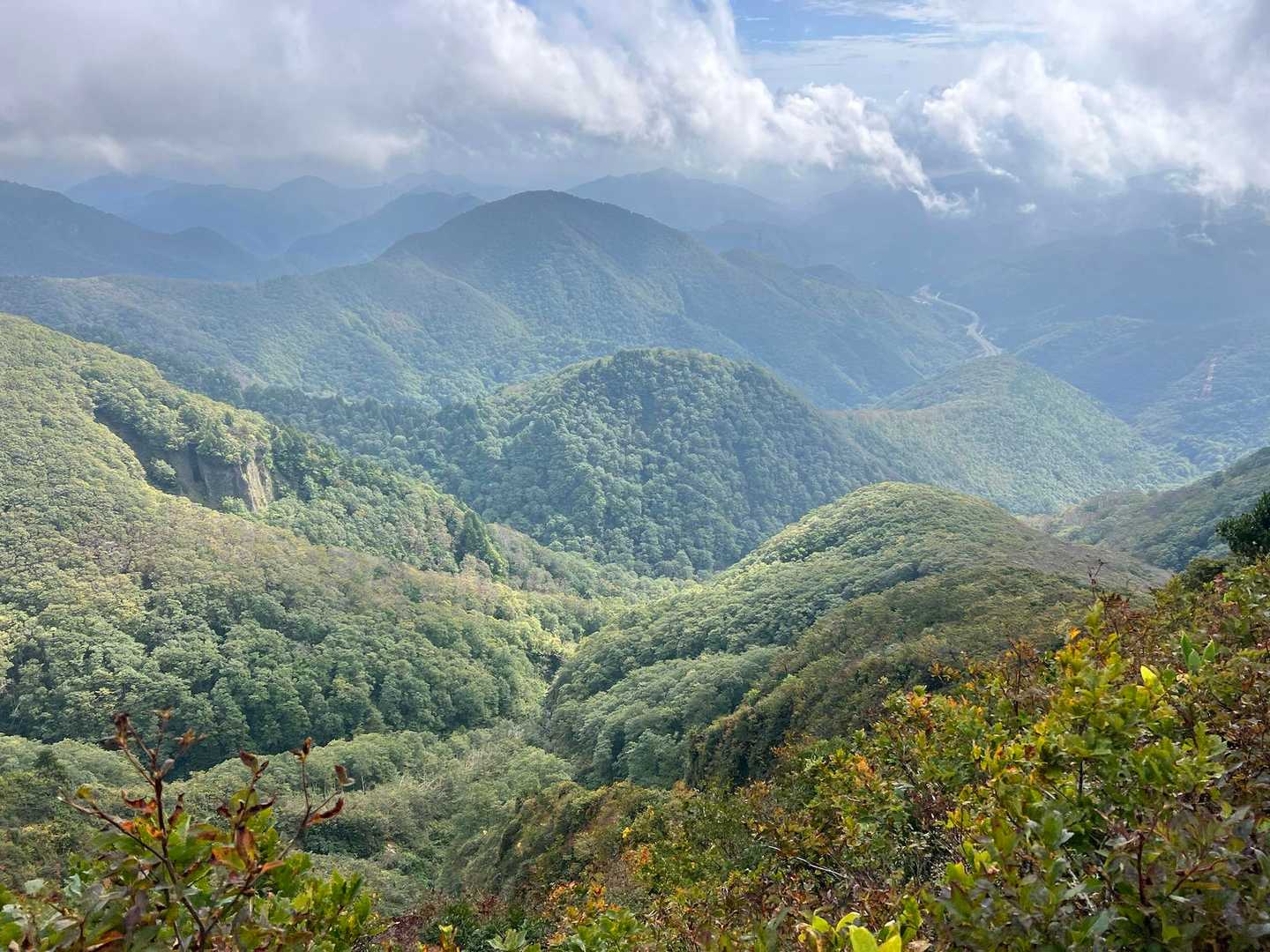 眼下に山々