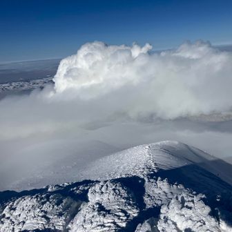 厳冬期にしては風もあまりなく
噴煙が直撃する事はなかった。