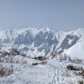 鬼が面方面、轟音と共に雪崩が数回有りました