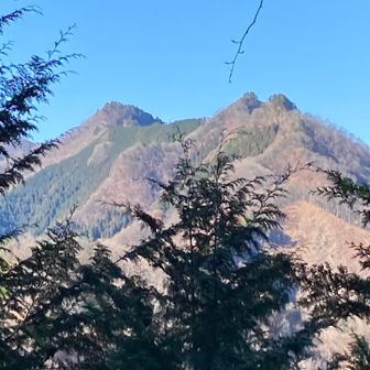 天武将尾根・左が天理岳