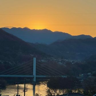 夕暮れていく相模湖