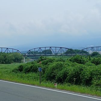 狩野川に架かる石堂橋。原木駅からスタートの方はあの橋を渡って、こちらの登山口までお越し下さい。