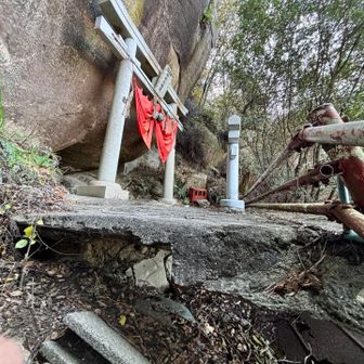 こ、これはヤバい。浮いてます。