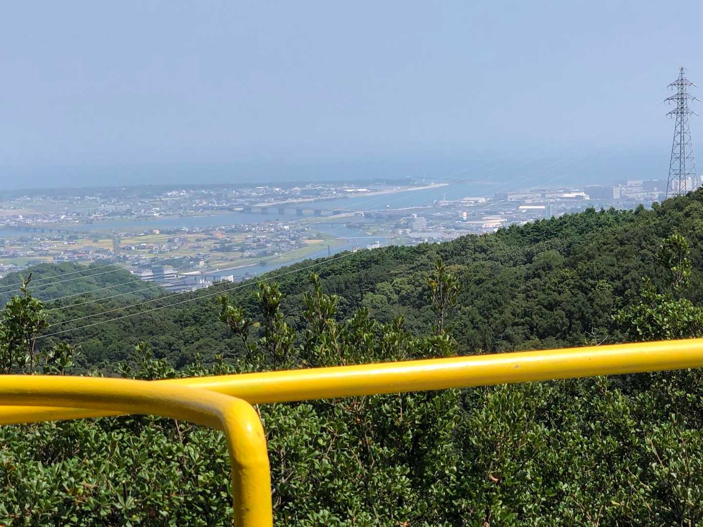 那賀川河口に架かる国道55号那賀川大橋
不入山登山時に訪れた源流点を思い出して感慨深い。