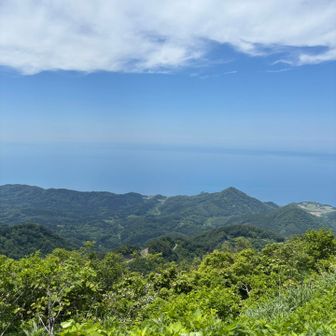 振り返ると日本海の景色が癒してくれます