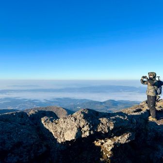 写真撮ってる人
アイゼンにピッケル⛏️装備
絵になりますね✨
