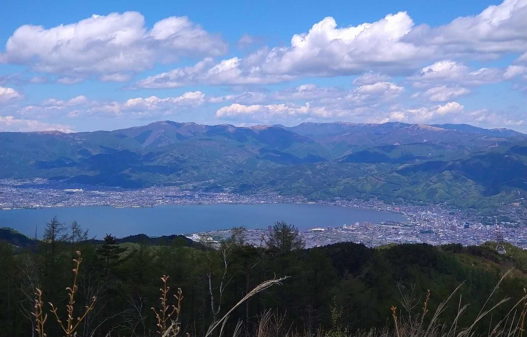 芽吹き始めたフレッシュな新緑の中を歩ける、とても爽やかな山行でした💚✨
地元の方々がとても大切にされているのを感じる登山道、大眺望、沢山の可愛い花々🌸
この季節に守屋山に来られて良かった。

今日も山に感謝、友に感謝です🙏