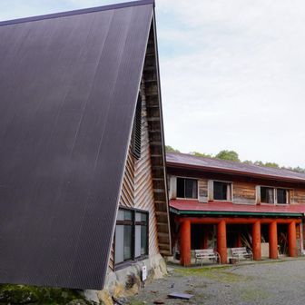雨飾山荘
長野側から登る予定が、ナビのセットを間違え
新潟側の登山口に着いてしまったのはご愛嬌🦉