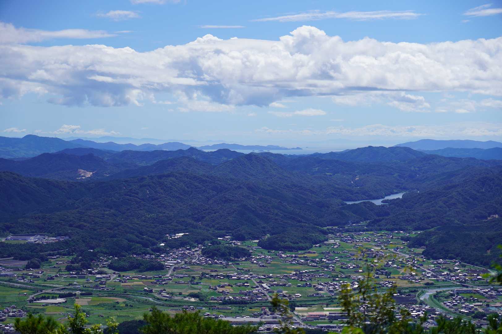 右手に中山湖