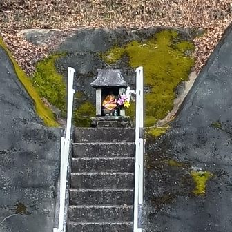 観音峠にある祠