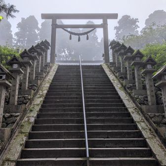 葛木神社へは正面から。