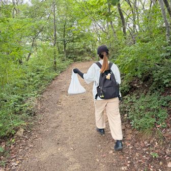 ピザ傾けないように歩いてるのなんかじわる🫢