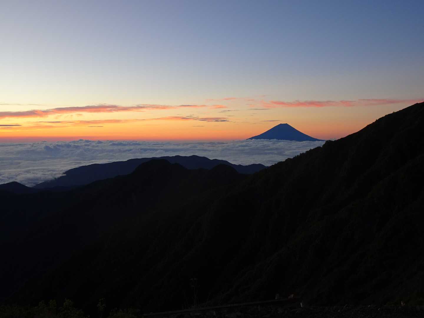 雲海と富士山