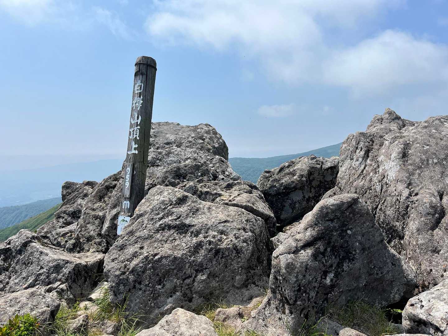 やっぱり岩も入れて撮らなきゃかな？と撮って下山です