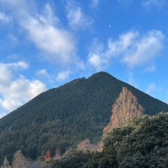 登山としては最終目的地のすぐ近くに🚗停めて、5時間後に登りはじめます‼️