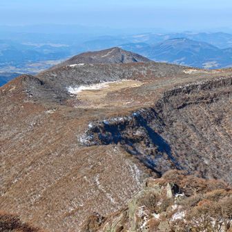 予定では段原まで下ってから米窪の縁を歩いて帰るつもりでいたけど、やめておく。