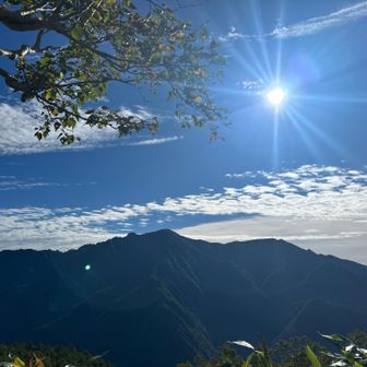 奥穂高でしょうか⁇✨
晴天☀️に恵まれて大パノラマです✨