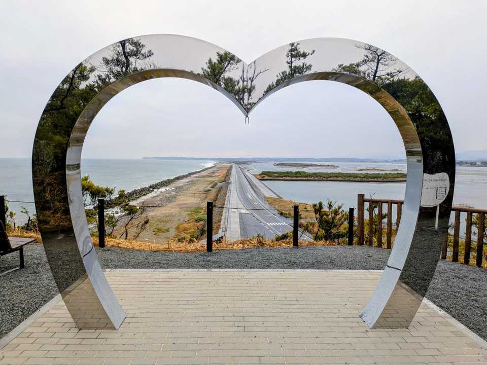 明日、鵜ノ尾岬に松川浦恋人岬展望台がオー / ジンさんのモーメント