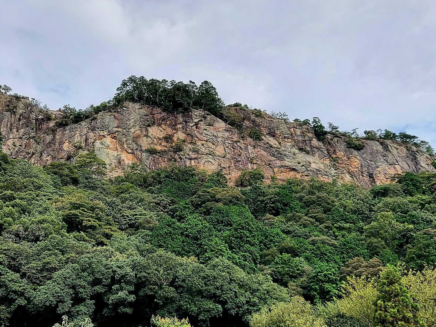 駐車場から見える👀
これから向かう 遠見山🗻