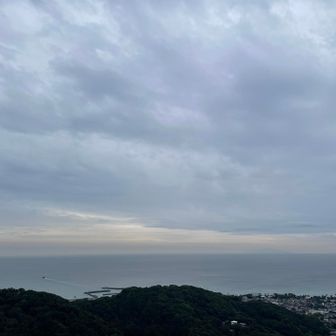 今にも雨が落ちそう。。