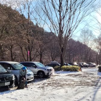 流石に三連休の😚初日🚗車は🚙ほぼ満車🈵