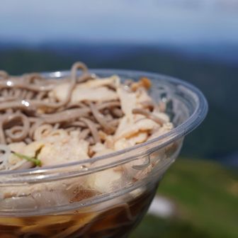 山形なので、お昼は蕎麦、冷たくて、美味しかった～、スープ美味しかった～😍