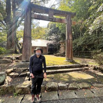 八幡産宮さんまで下りてきました。上着は不要でした。