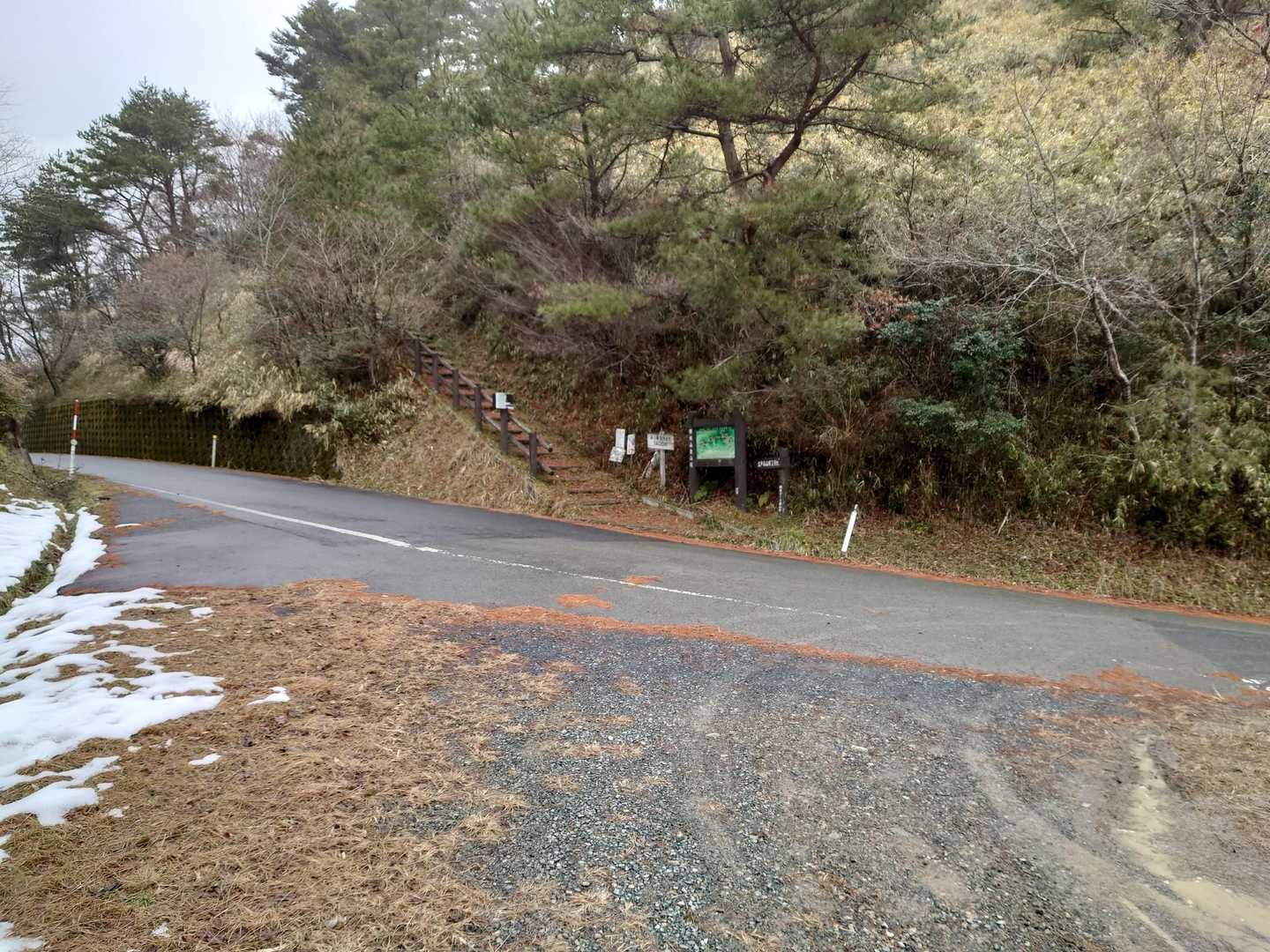 声ヶ乢登山口からスタートです。
