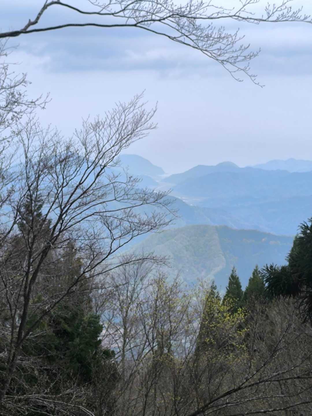 山の先は日本海