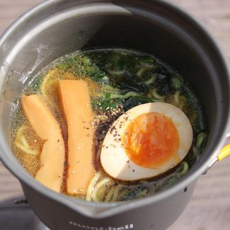 💁🏻‍♀️📷山頂特製ほうれん草たっぷり醤油らーめん🍜