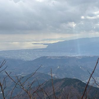 眺めも良いベンチ
大野山に光が
スープ、コーヒー、パンであったまる