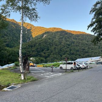 無料駐車場が一杯で停められなかったので有料駐車場に。
12時間1,000円でした。