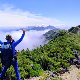 うぉー
石狩岳まで戻ってくるとニペソツも遂に顔を出す