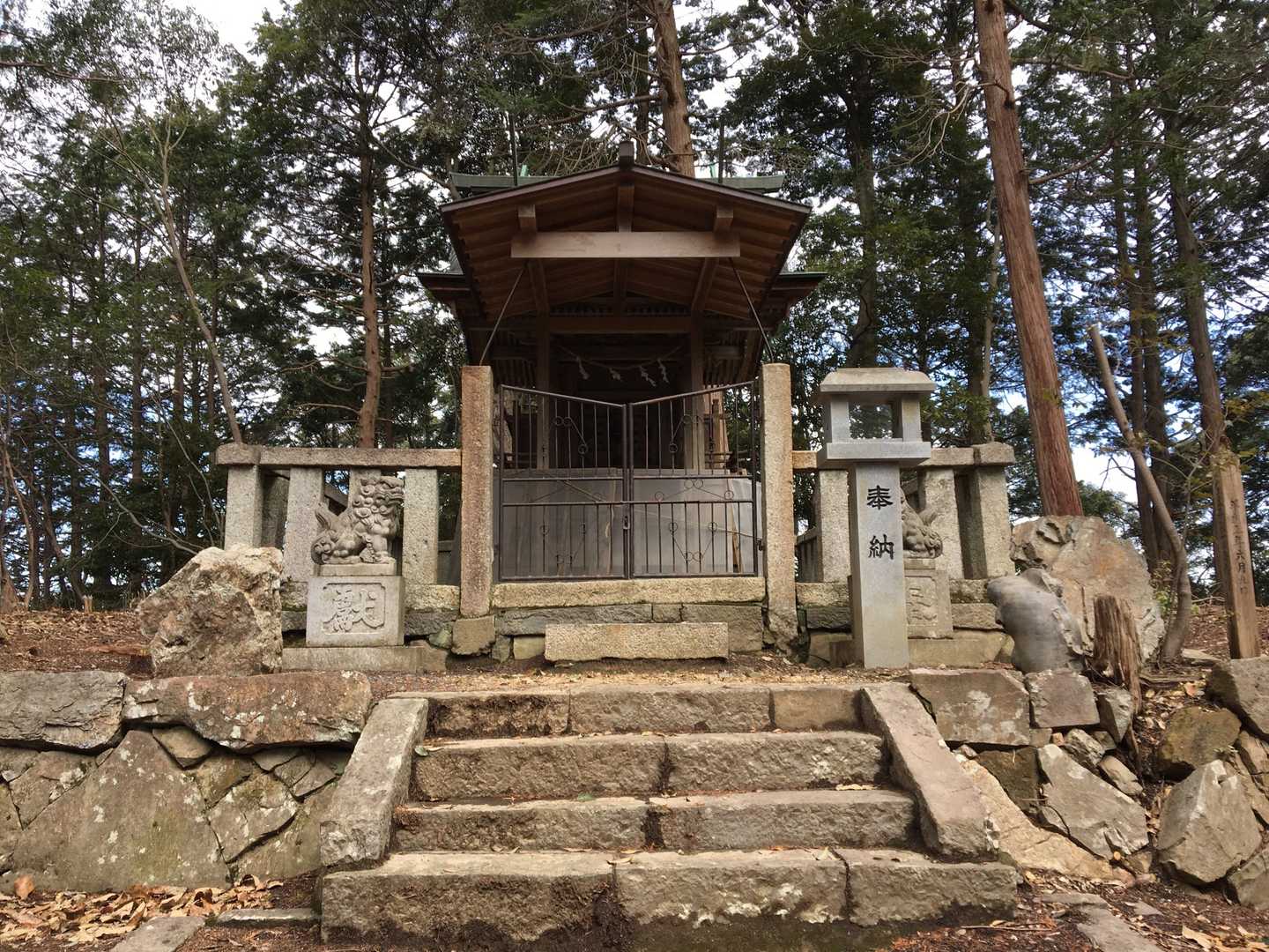 山頂の岸見神社に到着‼️