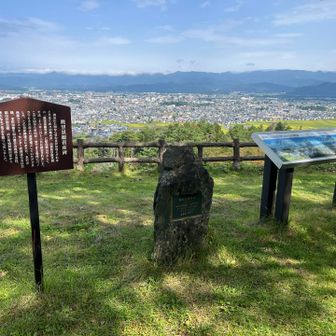 駐車場も眺望ヨシ。皆様も気軽にお立ち寄りください。
