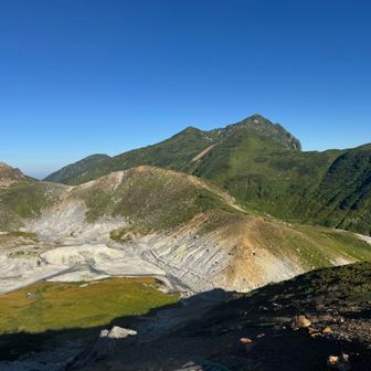 初日に登った奥大日岳の稜線が一層美しく見える