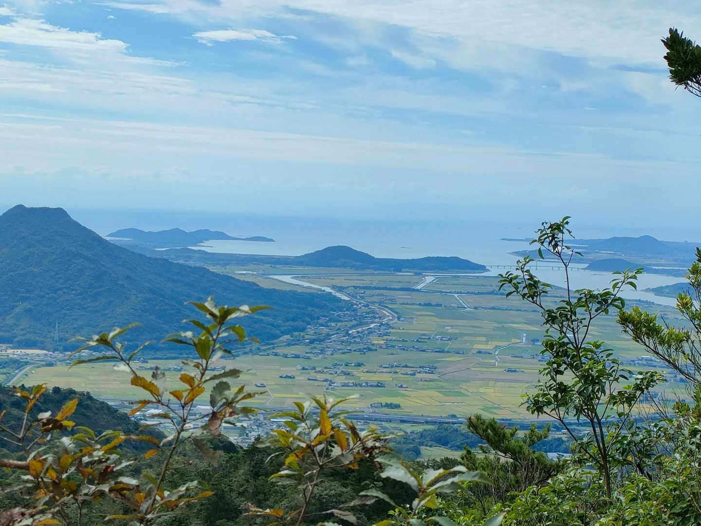 左側、陶ヶ岳