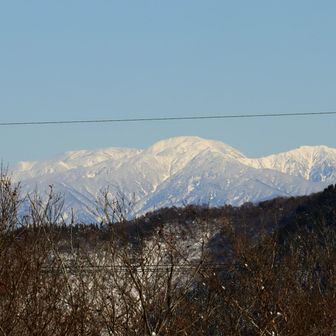 朝日岳    その形から識別できるね    大平展望台から