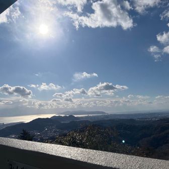 でも山頂は疲れも吹き飛ぶこの景色
ものすごく風がきつかったけど